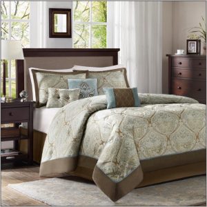 4 Things To Know While Choosing California King Size Comforter Sets