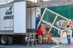 5 Reasons You Need Moving Services for Shifting