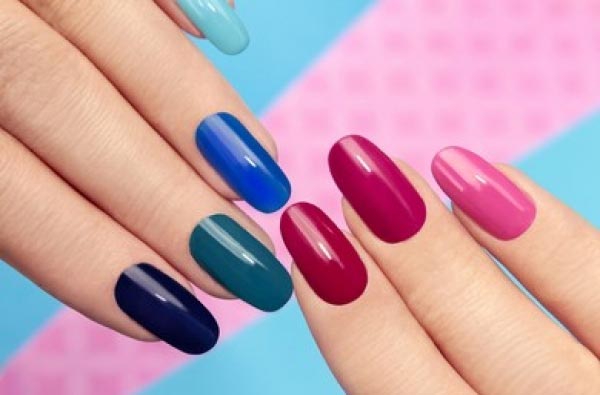 Oval-Nails-shape-for-fat-fingers