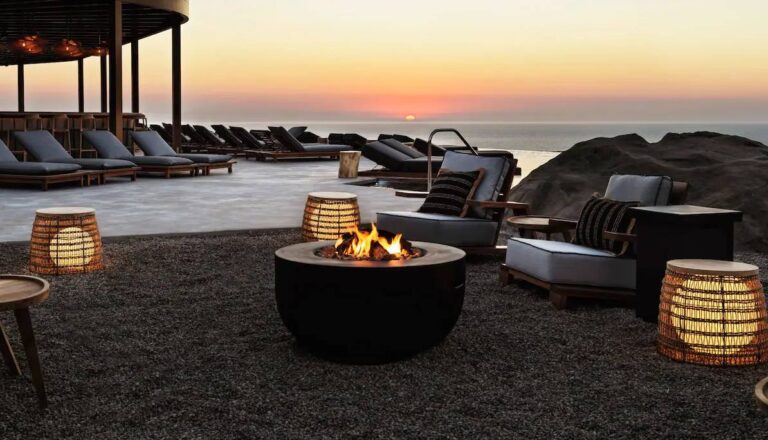 Santorini Luxury Resorts & Sunset View Spots